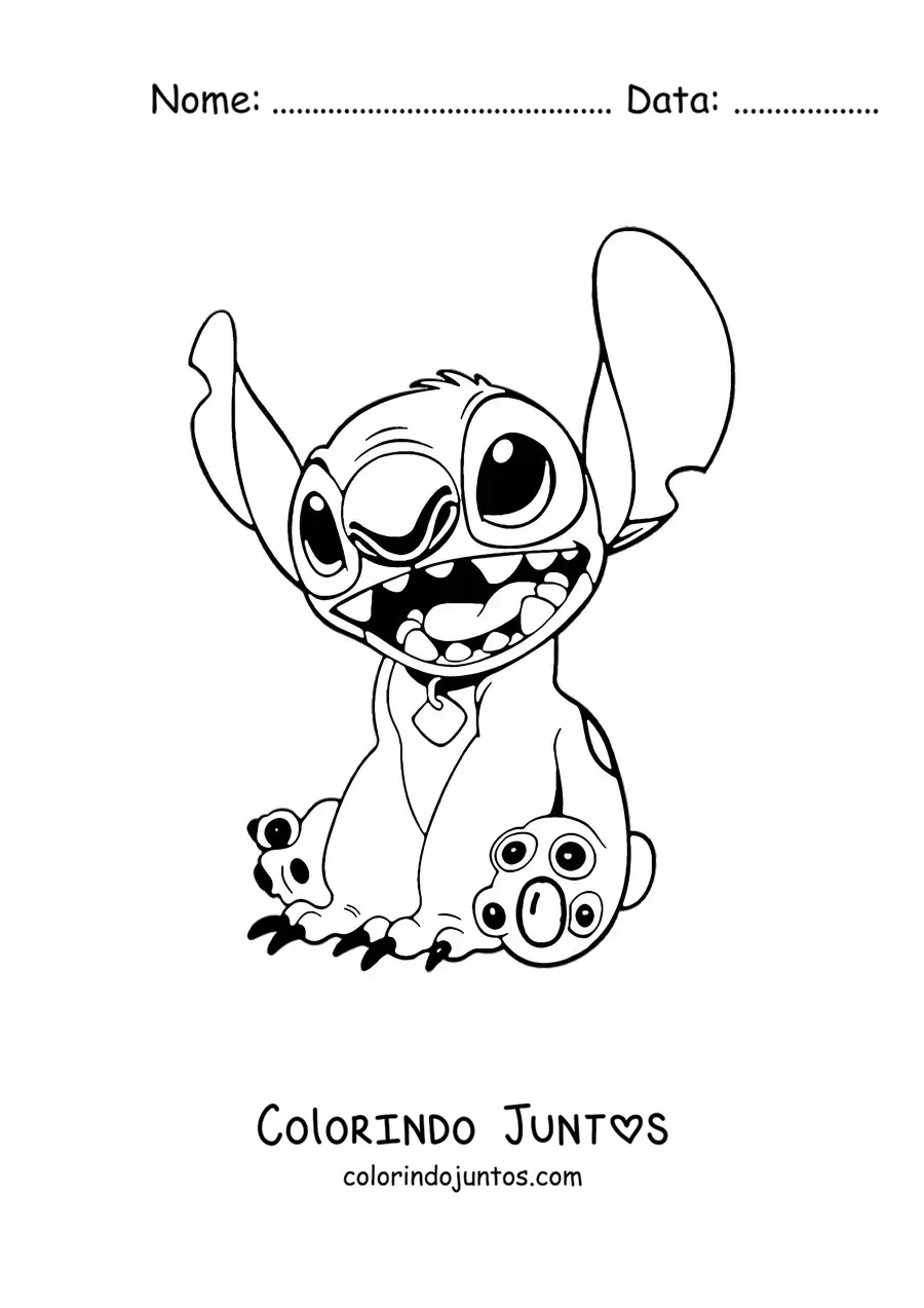 Desenho para colorir do Stitch sentado sorrindo usando uma coleira de mascote