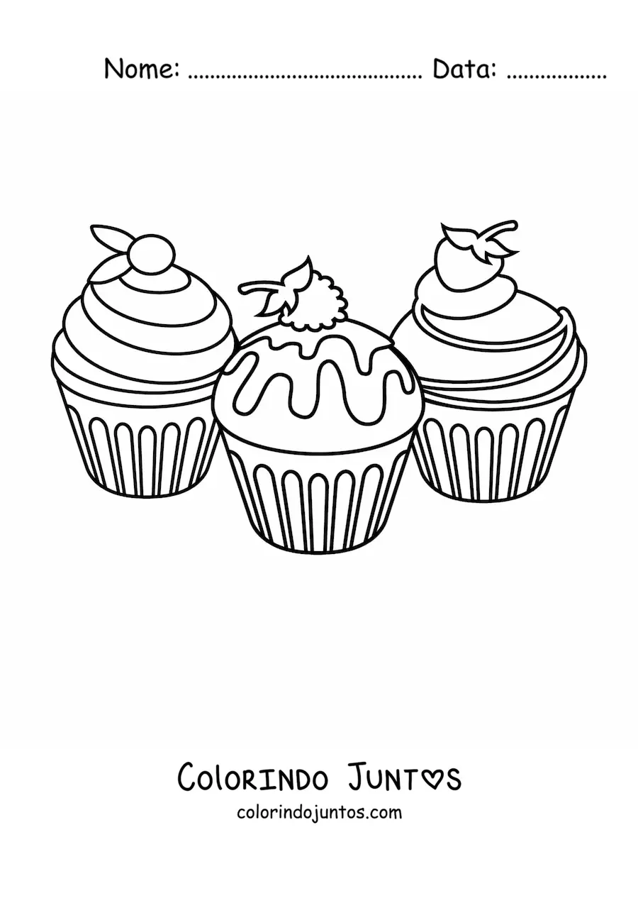 Desenho para colorir de tres cupcakes com glace e frutas em cima