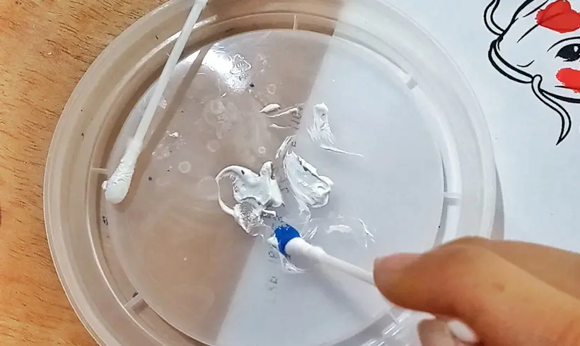 Passo 3 para pintar com cotonetes e tintas guache